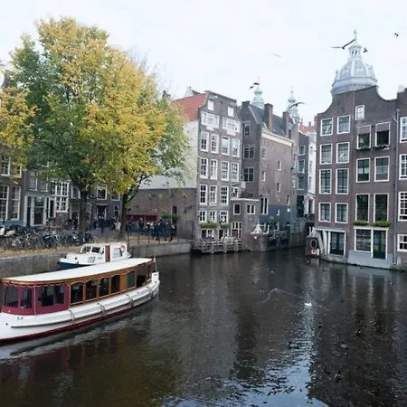 Canal Side Olofssteeg *